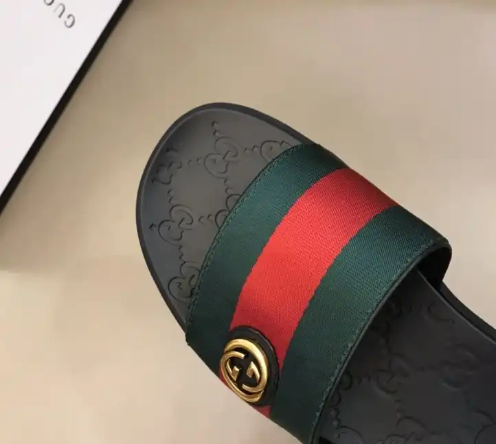 hype Gucci Slippers