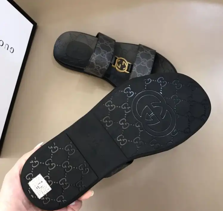 hype Gucci Slippers