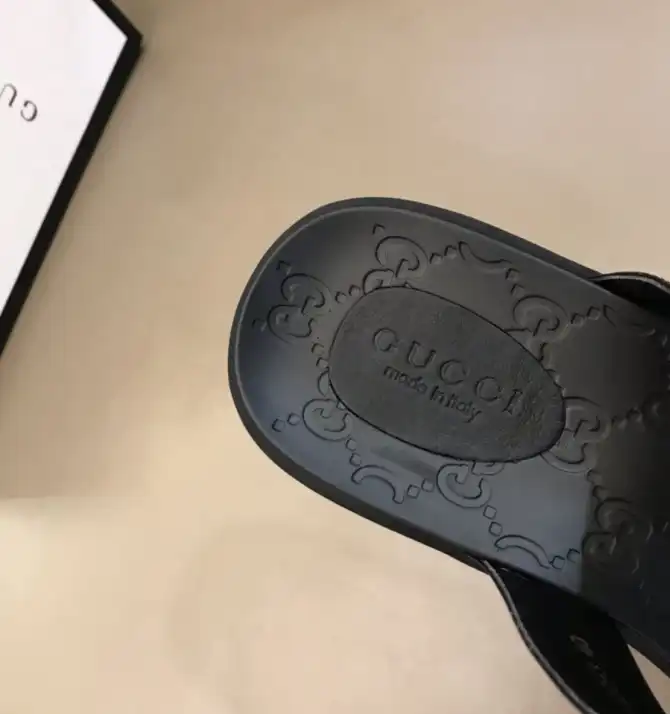 hype Gucci Slippers