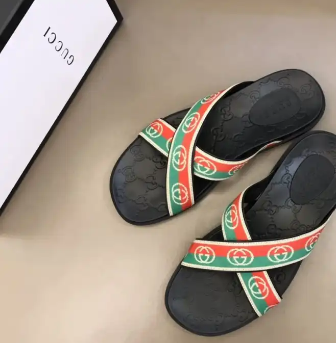 hype Gucci Slippers