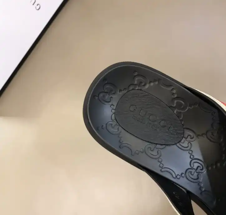 hype Gucci Slippers