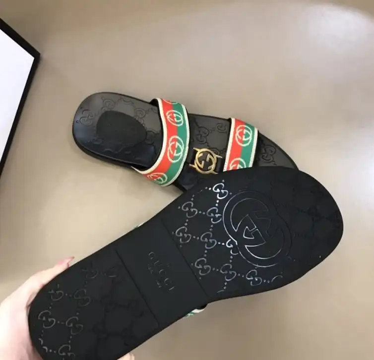 hype Gucci Slippers