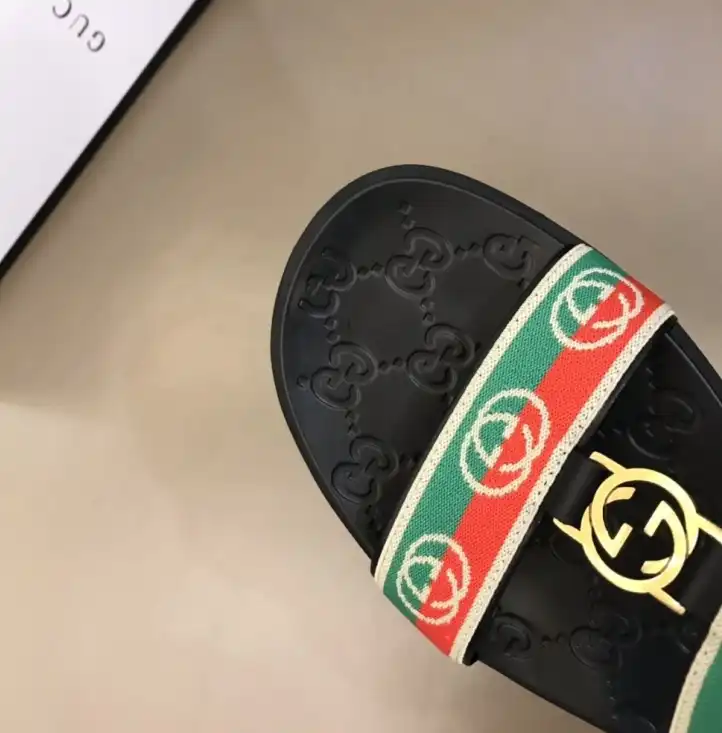 hype Gucci Slippers