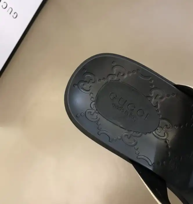 hype Gucci Slippers