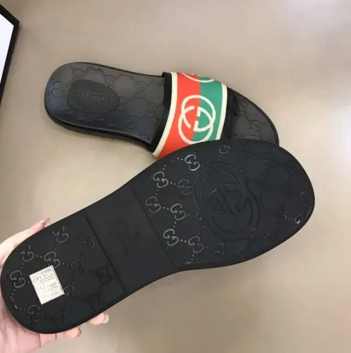 hype Gucci Slippers