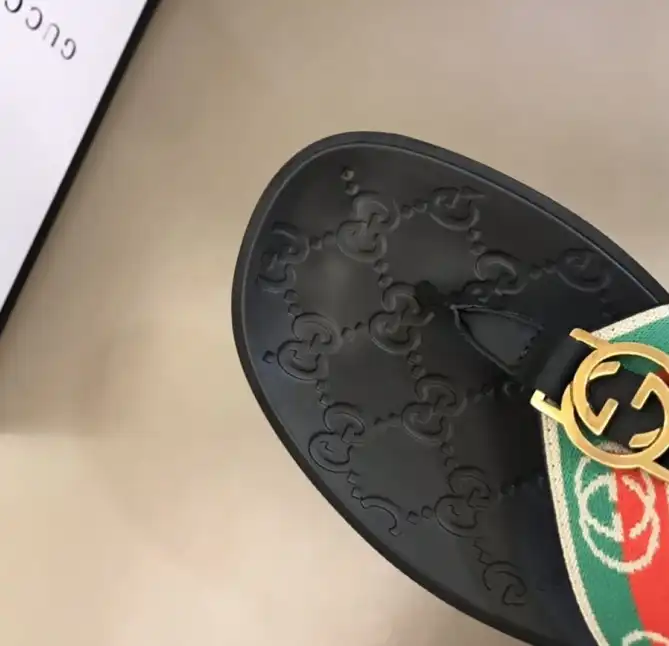 hype Gucci Slippers