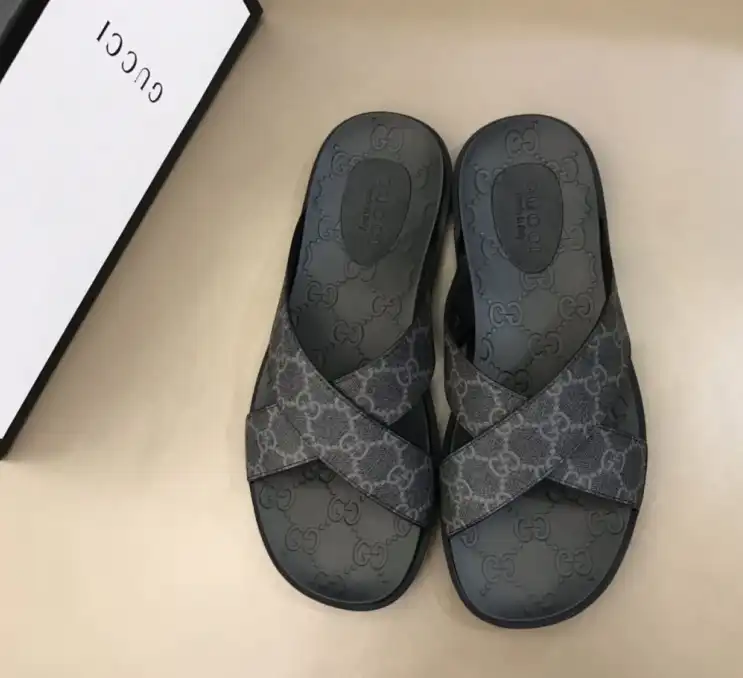 hype Gucci Slippers