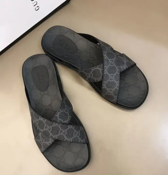 hype Gucci Slippers