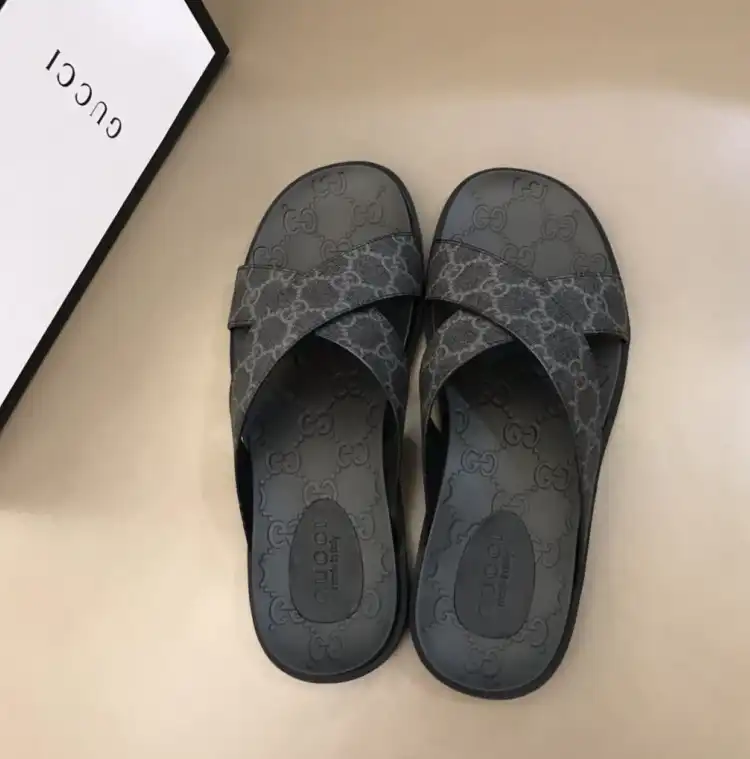 hype Gucci Slippers