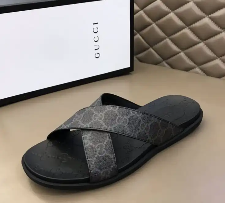 hype Gucci Slippers