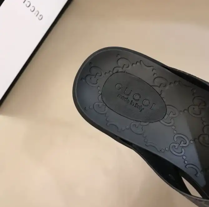 hype Gucci Slippers