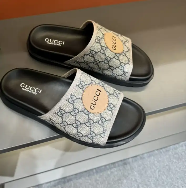 hype Gucci Slippers