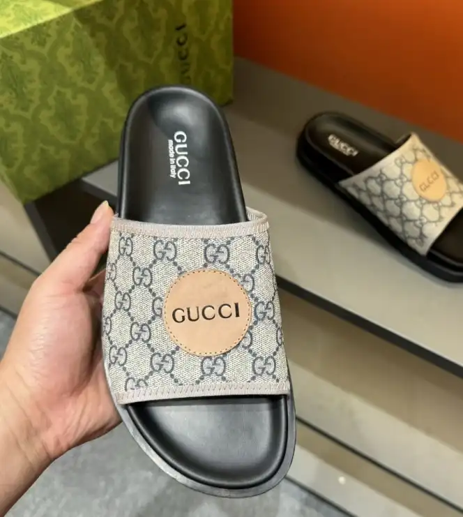 hype Gucci Slippers