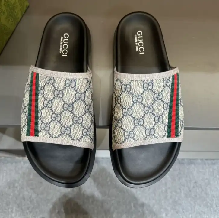 hype Gucci Slippers