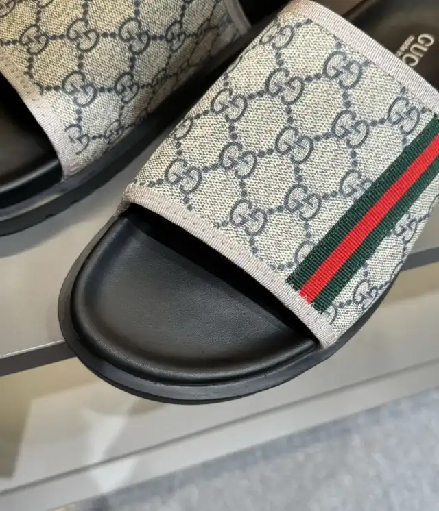 hype Gucci Slippers