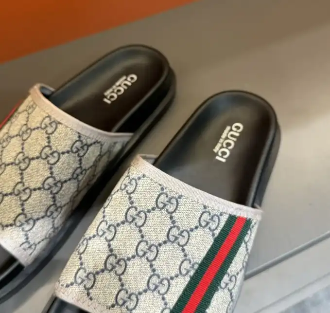 hype Gucci Slippers