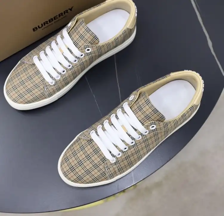 hype Burberry Sneakers