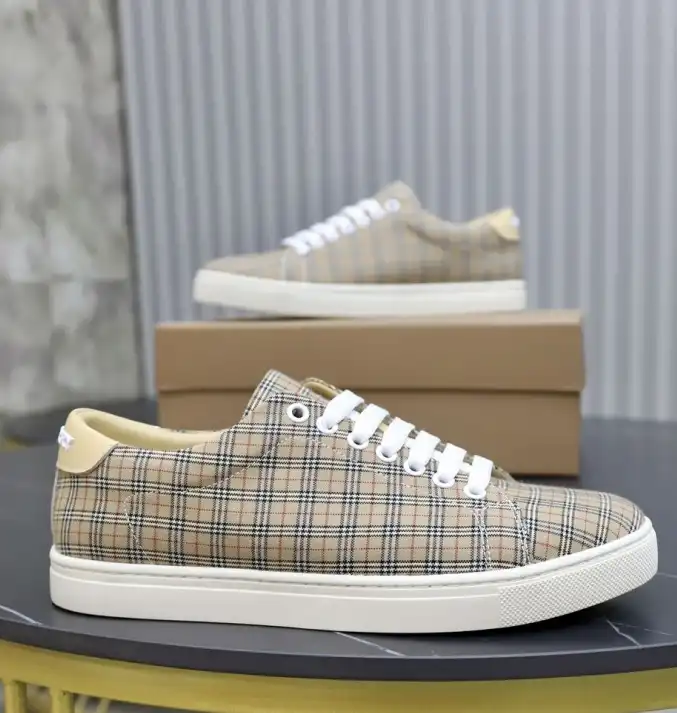 hype Burberry Sneakers