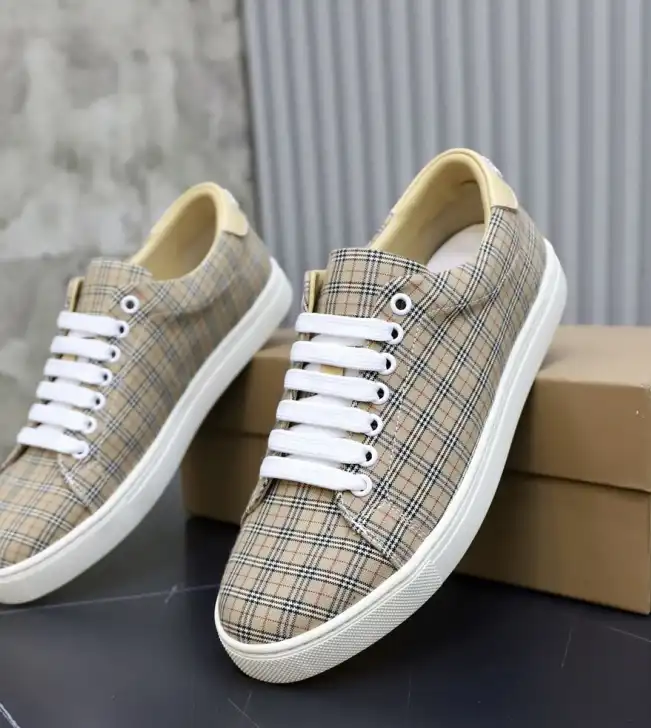 hype Burberry Sneakers