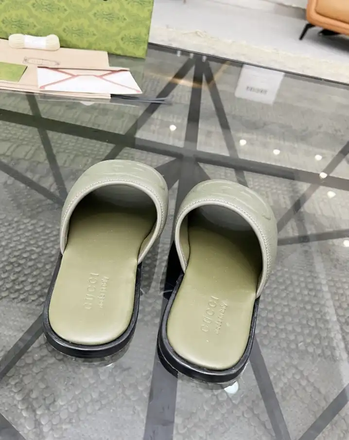 hype Gucci Slippers