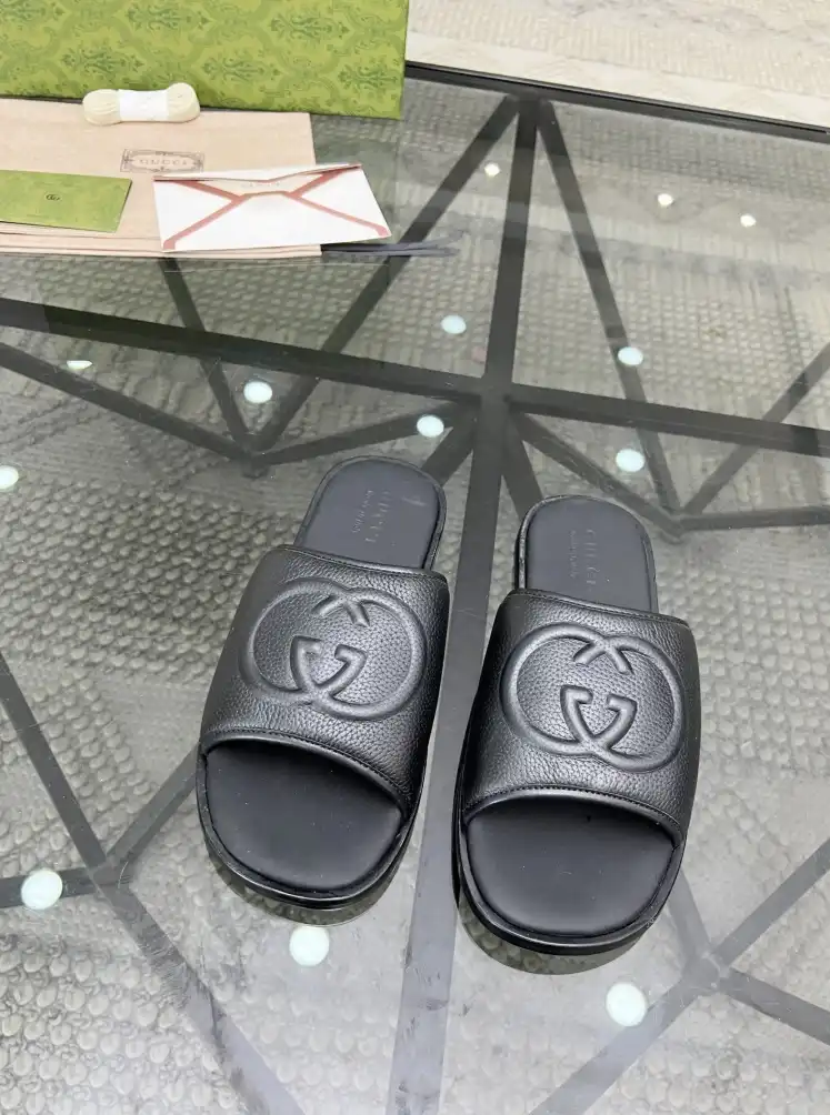 hype Gucci Slippers