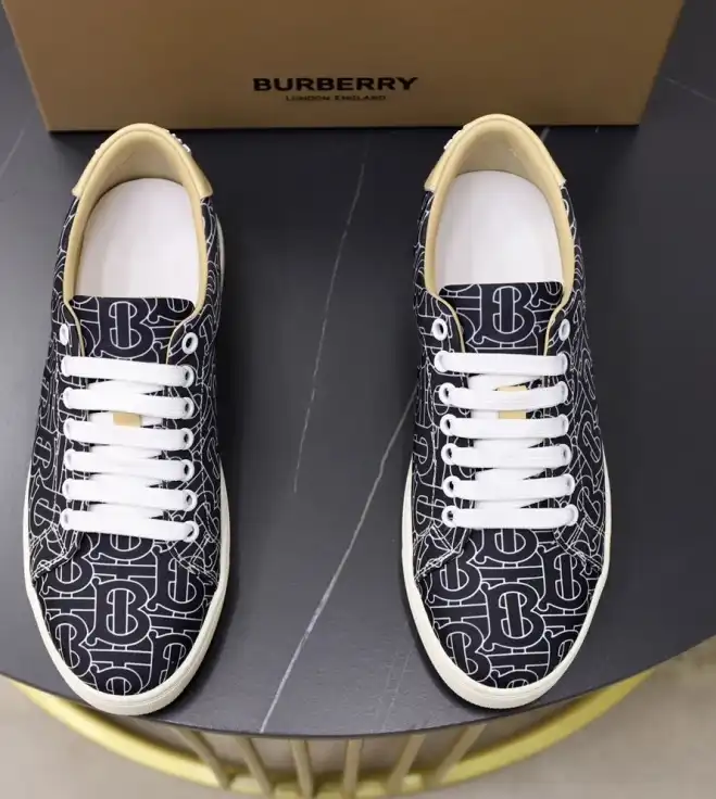 hype Burberry Sneakers