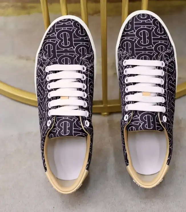 hype Burberry Sneakers