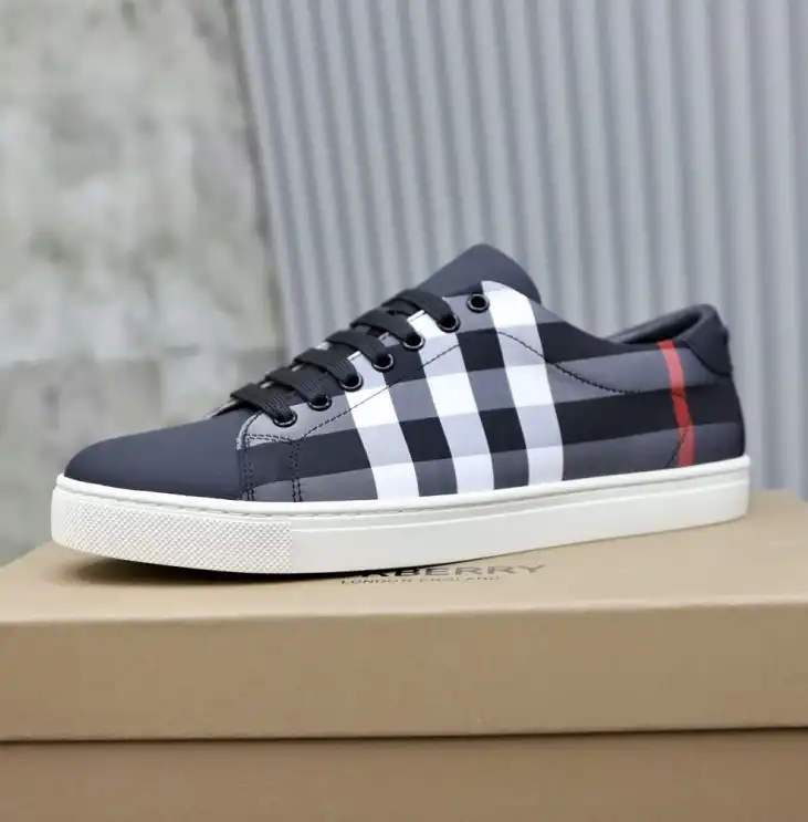 hype Burberry Sneakers