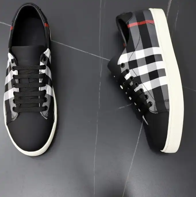 hype Burberry Sneakers