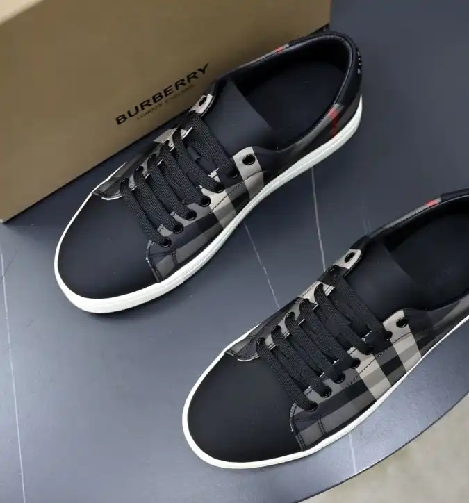 hype Burberry Sneakers