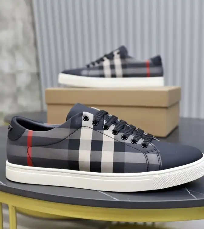 hype Burberry Sneakers