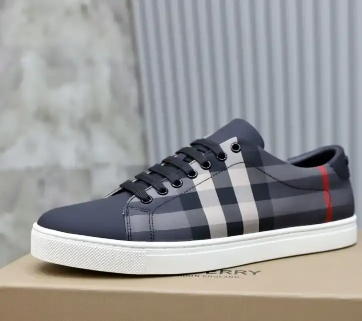 hype Burberry Sneakers