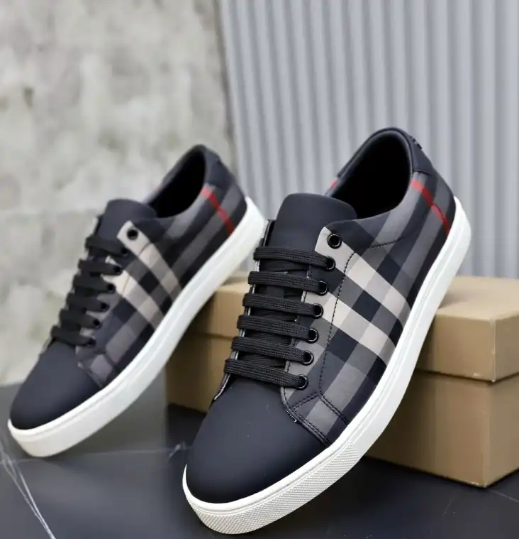 hype Burberry Sneakers