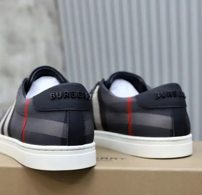 hype Burberry Sneakers