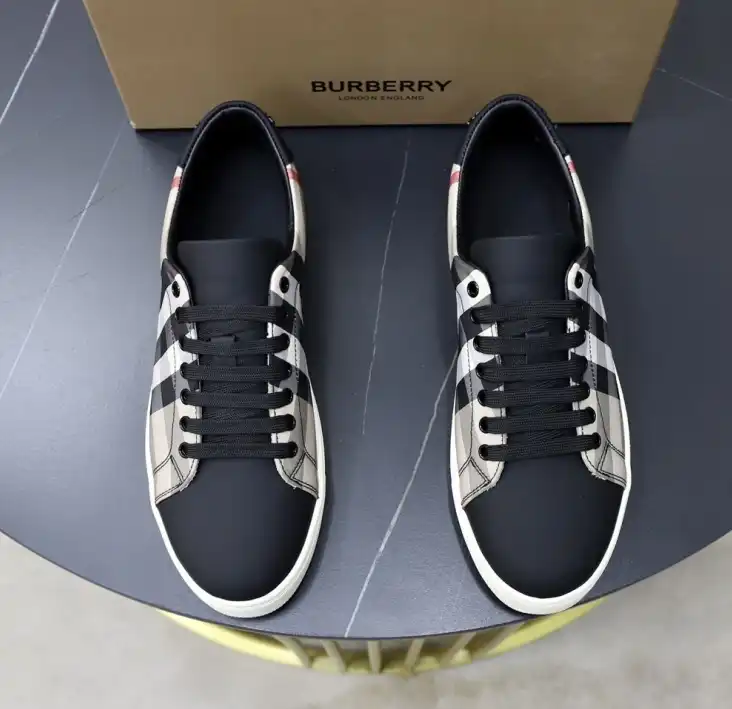 hype Burberry Sneakers