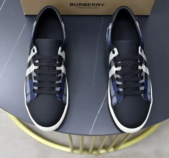 hype Burberry Sneakers