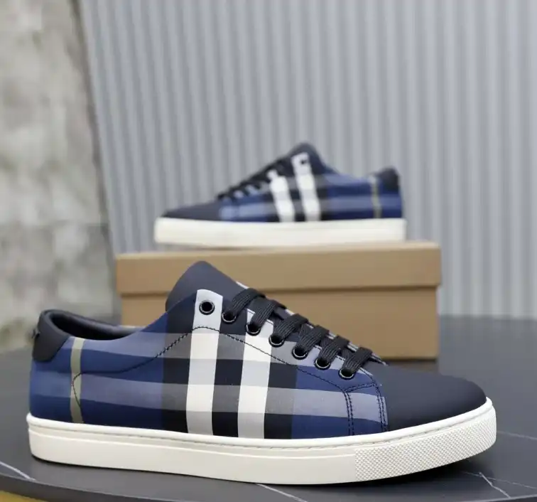 hype Burberry Sneakers