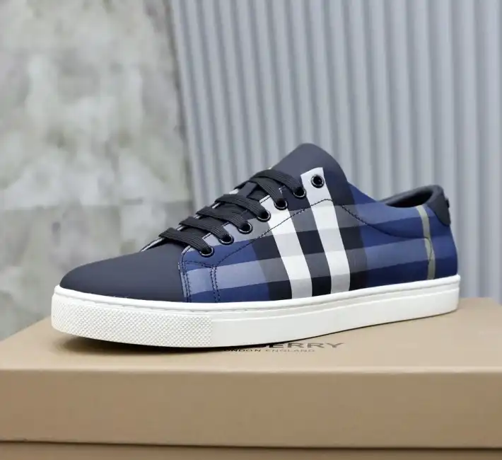 hype Burberry Sneakers