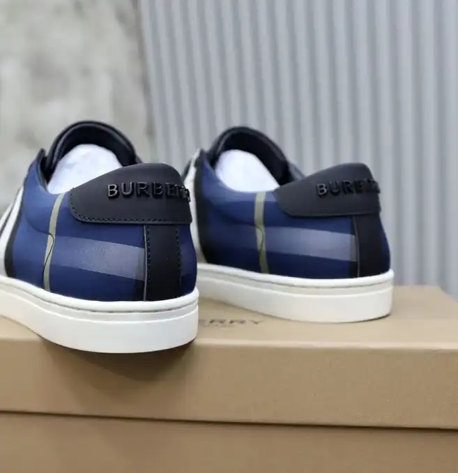 hype Burberry Sneakers