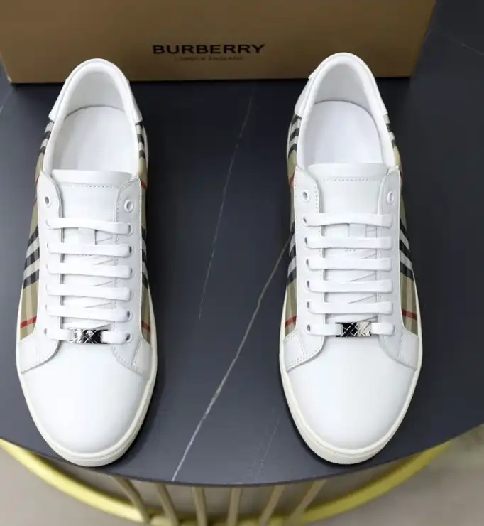 hype Burberry Sneakers