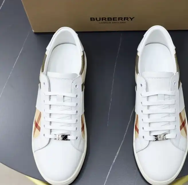 hype Burberry Sneakers