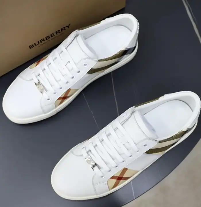 hype Burberry Sneakers