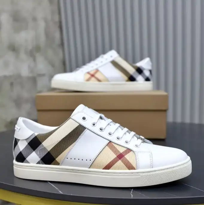 hype Burberry Sneakers