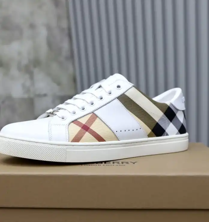 hype Burberry Sneakers