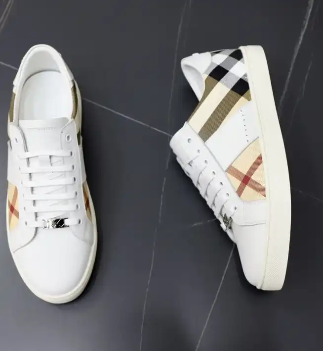 hype Burberry Sneakers