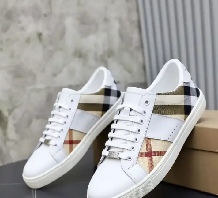 hype Burberry Sneakers