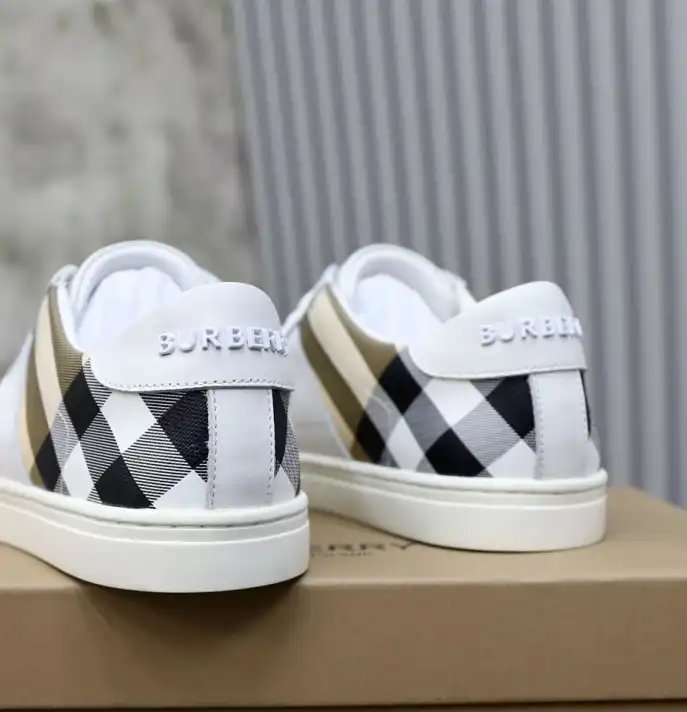 hype Burberry Sneakers