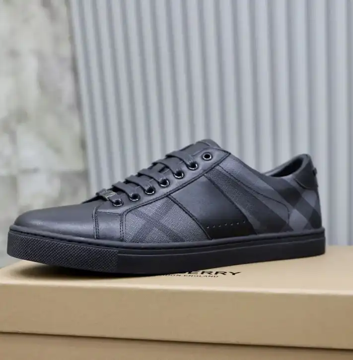 hype Burberry Sneakers