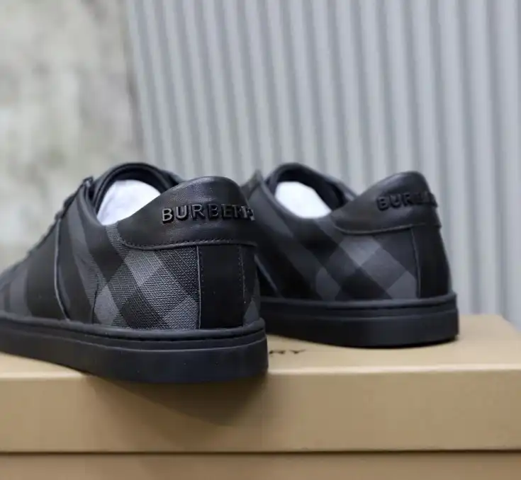 hype Burberry Sneakers