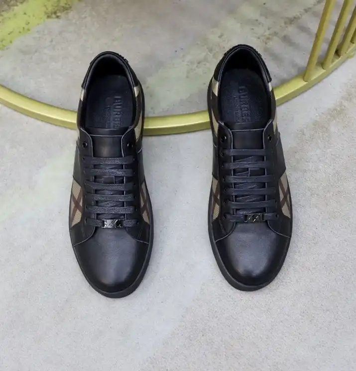 hype Burberry Sneakers